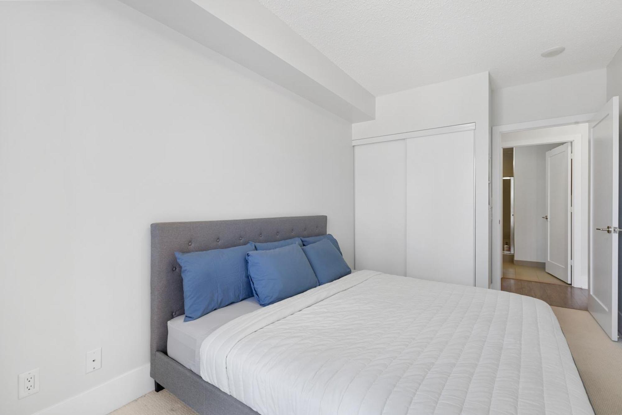 2Bedroom Cn Tower And Water Views - Free Parking - Rooftop Pool Toronto Dış mekan fotoğraf