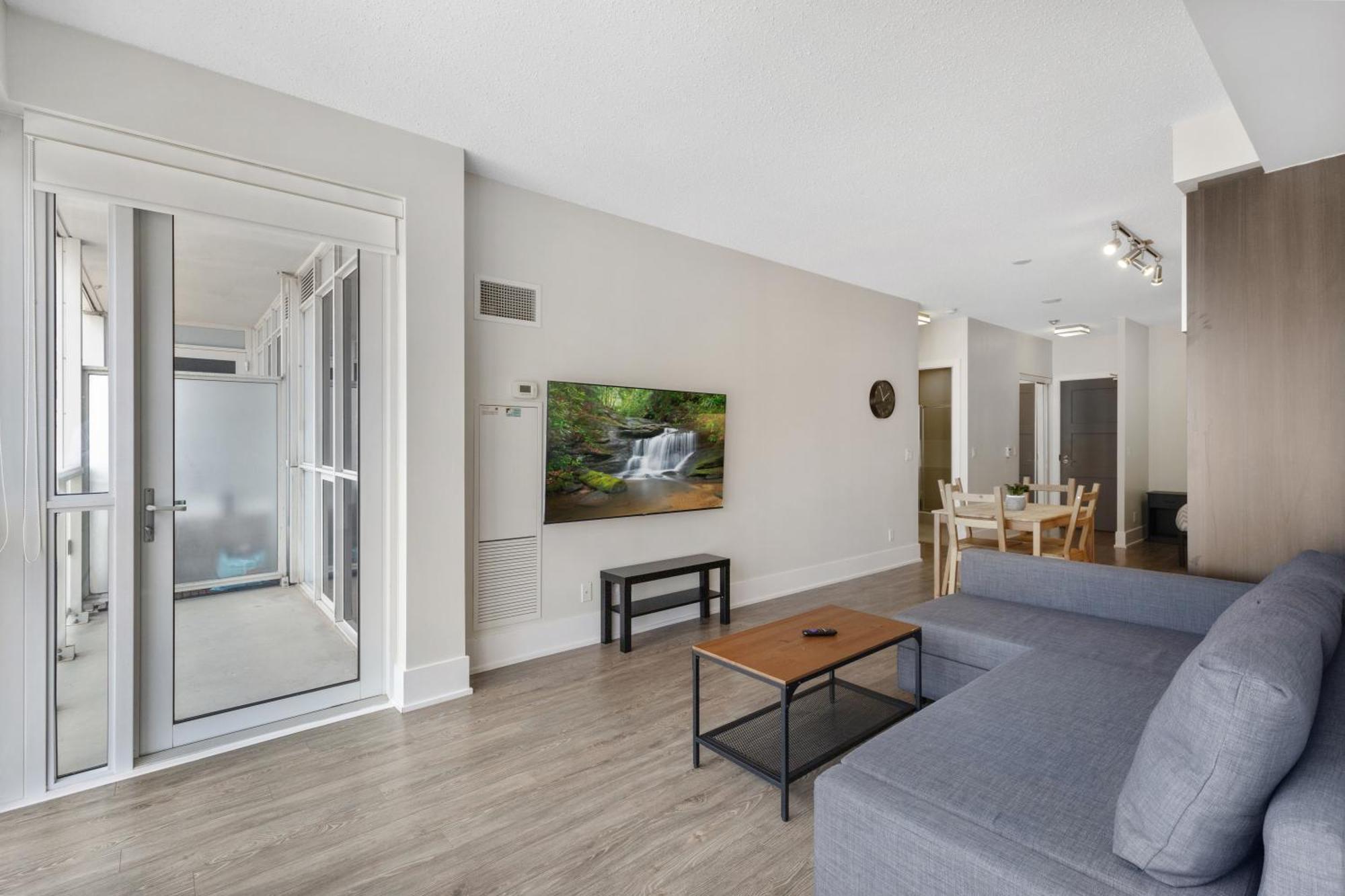 2Bedroom Cn Tower And Water Views - Free Parking - Rooftop Pool Toronto Dış mekan fotoğraf