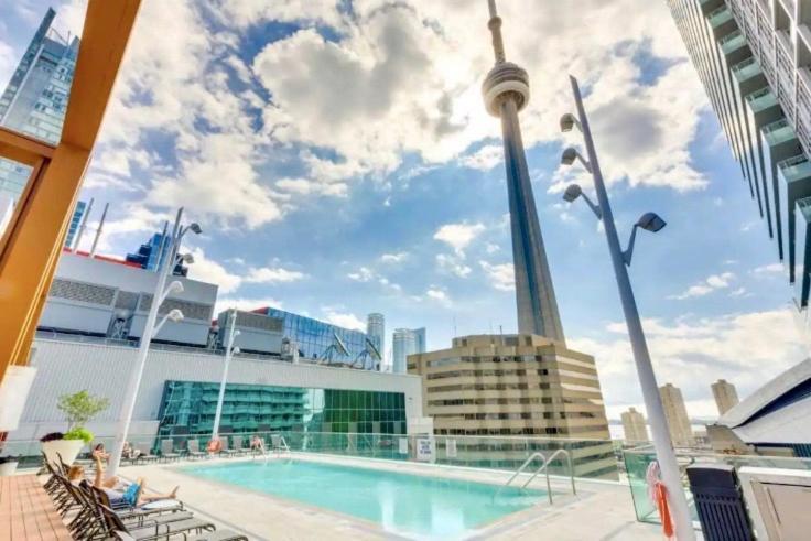 2Bedroom Cn Tower And Water Views - Free Parking - Rooftop Pool Toronto Dış mekan fotoğraf