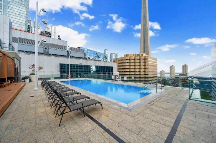 2Bedroom Cn Tower And Water Views - Free Parking - Rooftop Pool Toronto Dış mekan fotoğraf