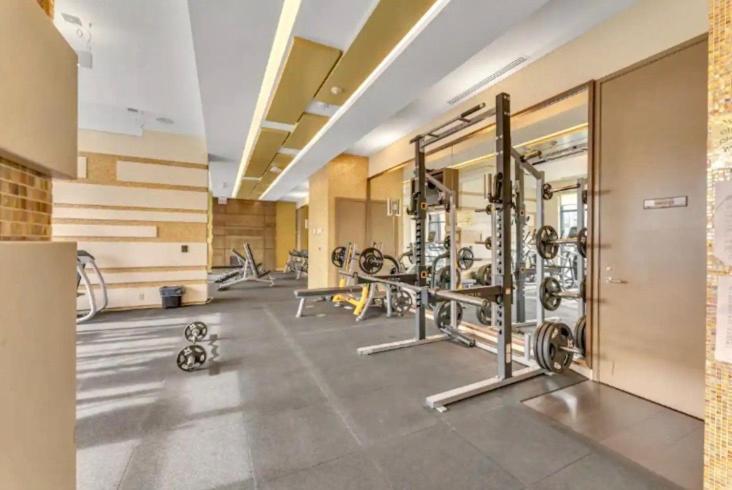 2Bedroom Cn Tower And Water Views - Free Parking - Rooftop Pool Toronto Dış mekan fotoğraf