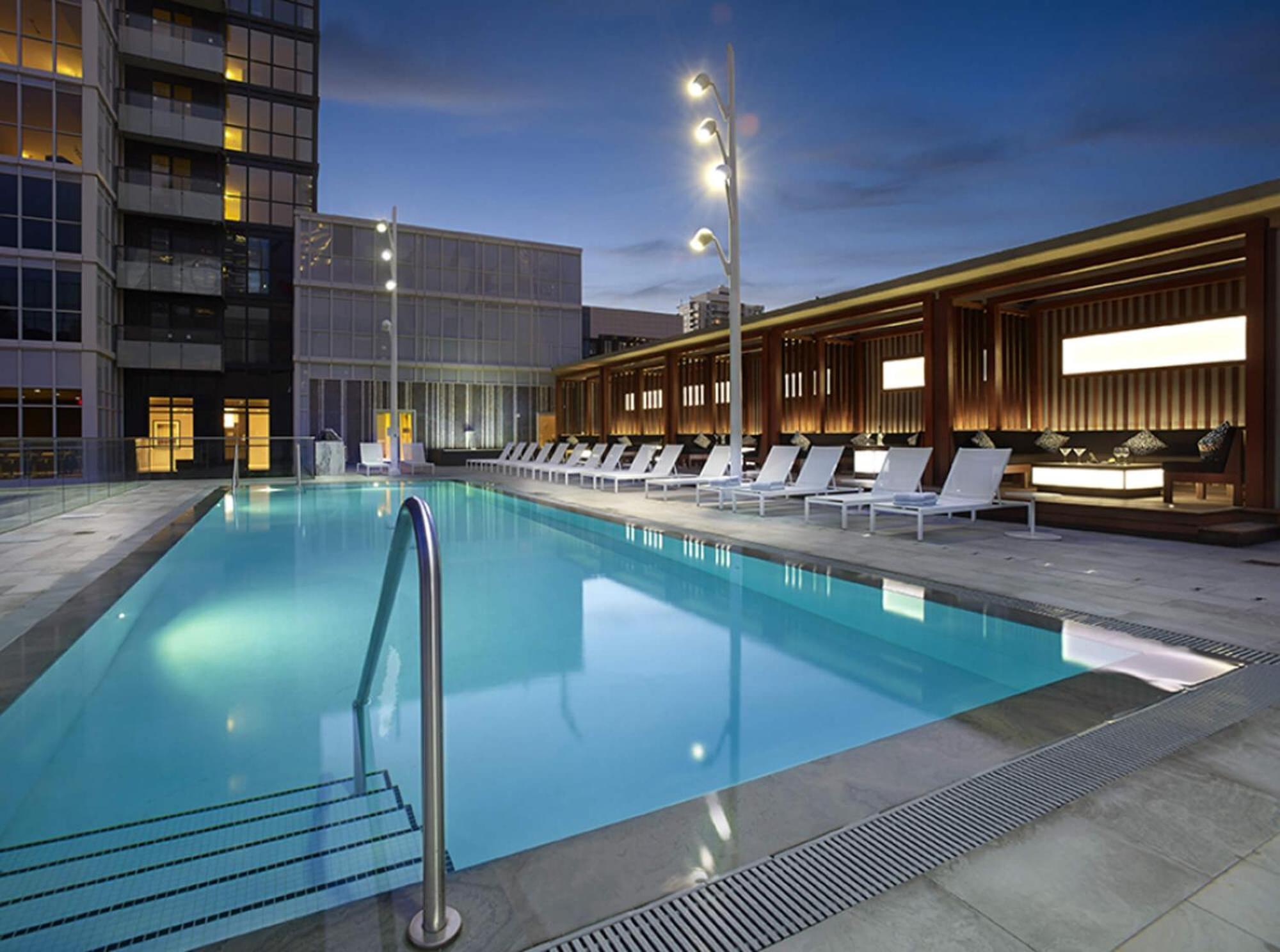 2Bedroom Cn Tower And Water Views - Free Parking - Rooftop Pool Toronto Dış mekan fotoğraf