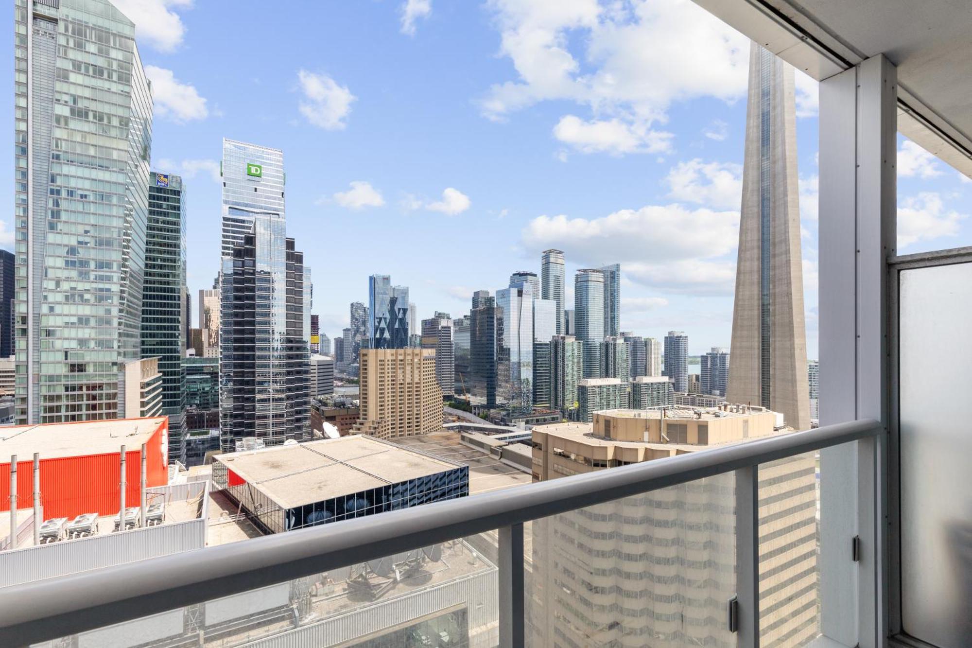 2Bedroom Cn Tower And Water Views - Free Parking - Rooftop Pool Toronto Dış mekan fotoğraf