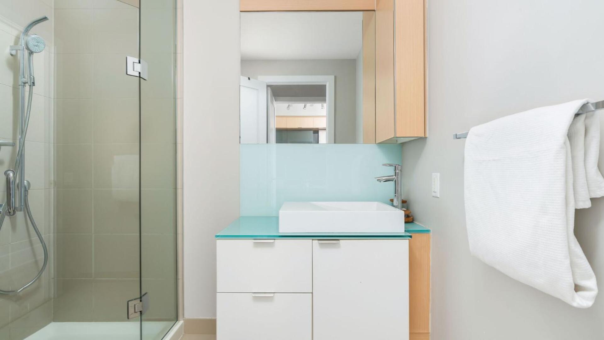 2Bedroom Cn Tower And Water Views - Free Parking - Rooftop Pool Toronto Dış mekan fotoğraf